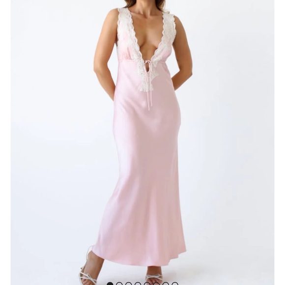 RUMORED- VENICE MAXI DRESS baby pink color - Picture 1 of 6